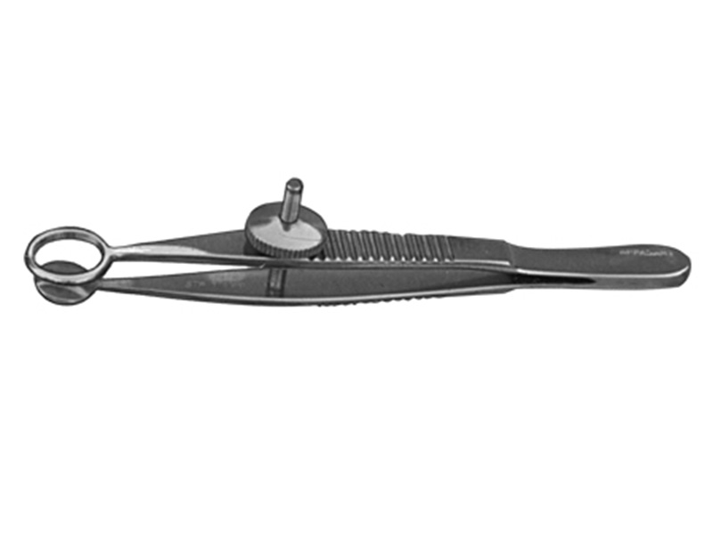 eye_forceps_ayer_chalazion.jpg